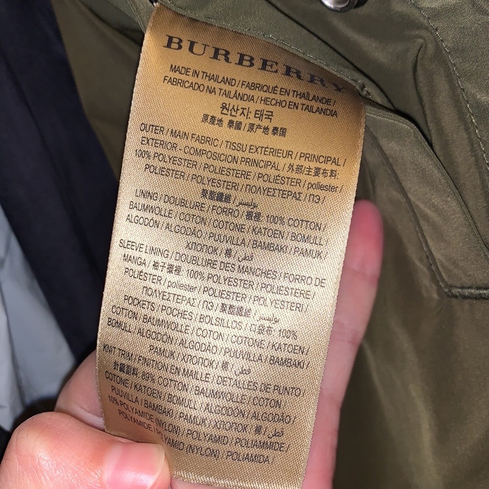 Authentic Burberry jacket - Picture 14 of 16
